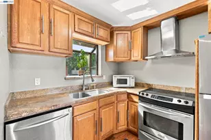 15925 Maubert Ave, San Leandro, CA 94578 - Photo 4