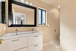 15925 Maubert Ave, San Leandro, CA 94578 - Photo 18