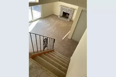 2206 Seacliff Dr, Milpitas, CA 95035 - Photo 2