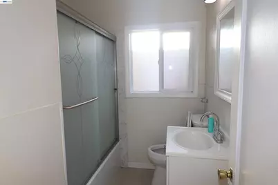 16829 Daryl Ave, Ashland, CA 94580 - Photo 12