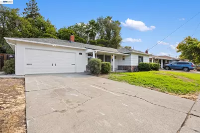 2136 Holbrook Drive, Concord, CA 94519 - Photo 2