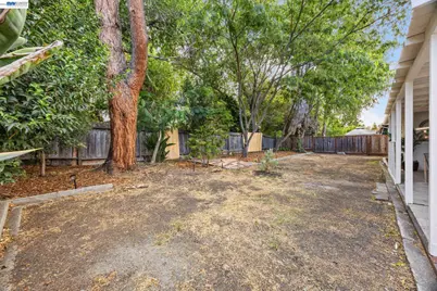 2136 Holbrook Drive, Concord, CA 94519 - Photo 28
