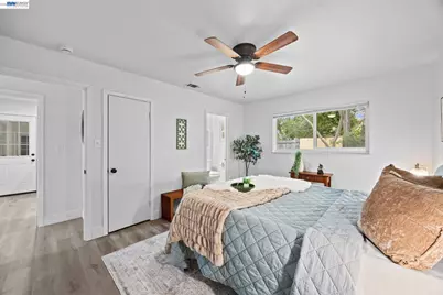 2136 Holbrook Drive, Concord, CA 94519 - Photo 14