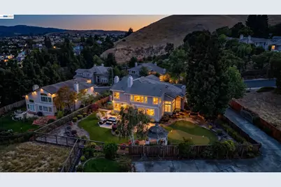 8257 Brittany Dr, Dublin, CA 94568 - Photo 2