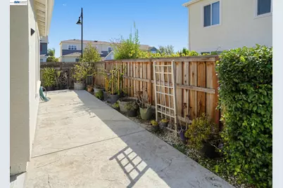 18511 Maynell Dr, Lathrop, CA 95330 - Photo 40