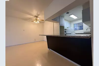 1425 Lakeside Dr #201, Oakland, CA 94612 - Photo 10