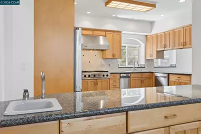 5535 Moraga Ave, Oakland, CA 94611 - Photo 16