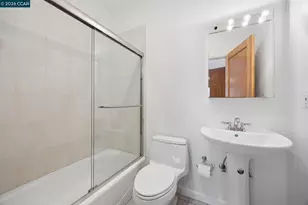 5535 Moraga Ave, Oakland, CA 94611 - Photo 52