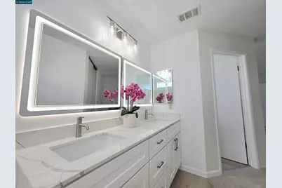 201 Fairbrook Ct, Suisun City, CA 94585 - Photo 12