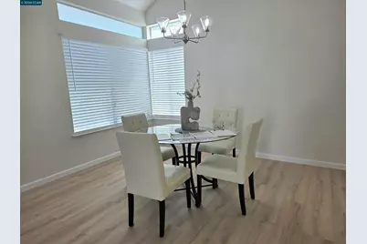 201 Fairbrook Ct, Suisun City, CA 94585 - Photo 6