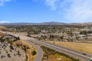 13 Deck Dr, Suisun City, CA 94585 - Photo 16