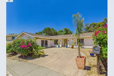327 Steven Cir, Benicia, CA 94510 - Photo 1