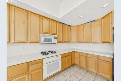 327 Steven Cir, Benicia, CA 94510 - Photo 16