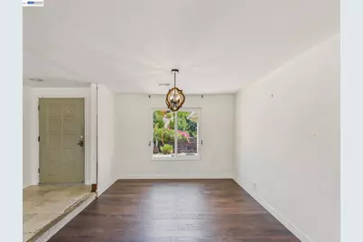 327 Steven Cir, Benicia, CA 94510 - Photo 6