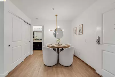 6400 Christie Ave #2112, Emeryville, CA 94608 - Photo 4