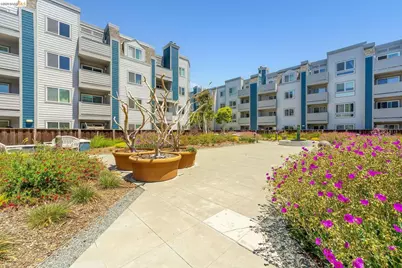 6400 Christie Ave #2112, Emeryville, CA 94608 - Photo 30