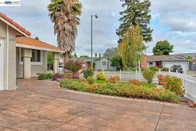 2502 Begonia St, Union City, CA 94587 - Photo 34