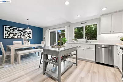 1305 Waterfall Way, Concord, CA 94521 - Photo 12