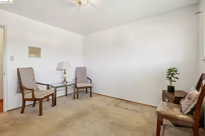 11233 Monan St, Oakland, CA 94605 - Photo 40