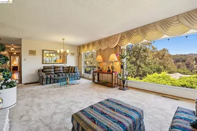 11233 Monan St, Oakland, CA 94605 - Photo 8