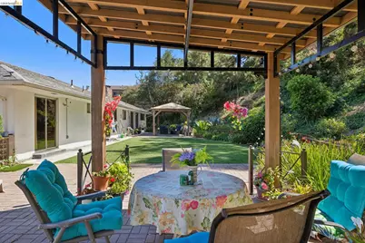 11233 Monan St, Oakland, CA 94605 - Photo 70