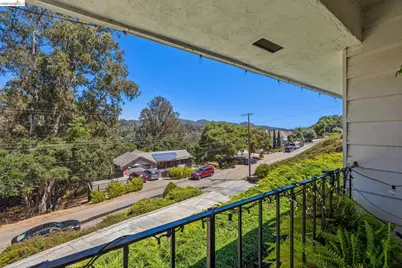 11233 Monan St, Oakland, CA 94605 - Photo 30