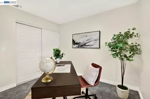 9081 Meadowdale Way, Elk Grove, CA 95624 - Photo 28