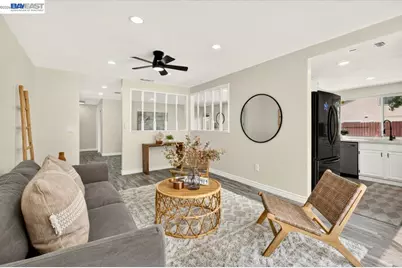 9081 Meadowdale Way, Elk Grove, CA 95624 - Photo 24