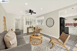 9081 Meadowdale Way, Elk Grove, CA 95624 - Photo 24