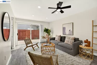 9081 Meadowdale Way, Elk Grove, CA 95624 - Photo 22