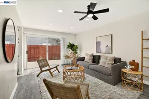 9081 Meadowdale Way, Elk Grove, CA 95624 - Photo 22