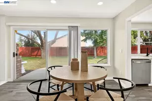 9081 Meadowdale Way, Elk Grove, CA 95624 - Photo 14