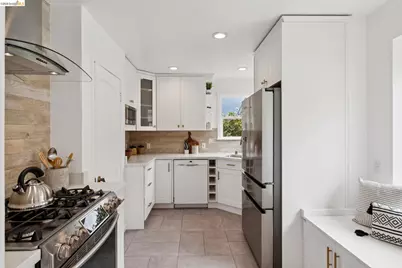 3530 Victor Ave, Oakland, CA 94619 - Photo 14