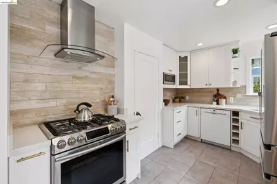 3530 Victor Ave, Oakland, CA 94619 - Photo 16