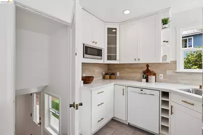 3530 Victor Ave, Oakland, CA 94619 - Photo 30