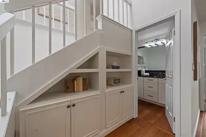 8172 Peppertree Ct, Dublin, CA 94568 - Photo 16