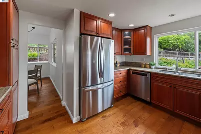8172 Peppertree Ct, Dublin, CA 94568 - Photo 10