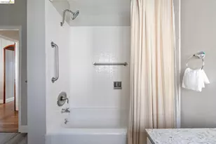 2925 El Monte Ave, Oakland, CA 94605 - Photo 26