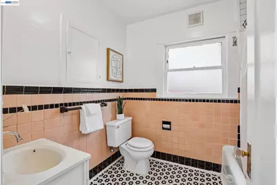 1542 Buena Vista Ave, Alameda, CA 94501 - Photo 22