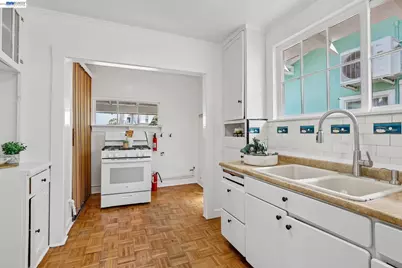 1542 Buena Vista Ave, Alameda, CA 94501 - Photo 18