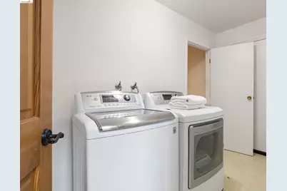 6309 Longcroft Dr, Oakland, CA 94611 - Photo 30