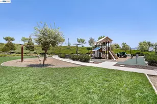 681 Sandalwood Dr, Livermore, CA 94551 - Photo 34