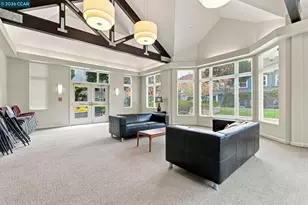 555 10th St, Oakland, CA 94607 - Photo 32