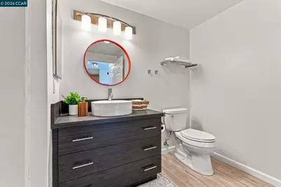 555 10th Street #326, Oakland, CA 94607 - Photo 26