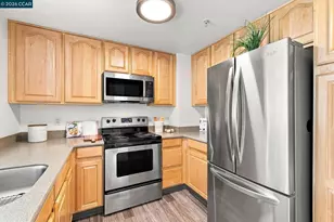 555 10th St, Oakland, CA 94607 - Photo 10