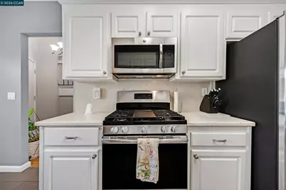 35 Sapphire Ct, Hercules, CA 94547 - Photo 18