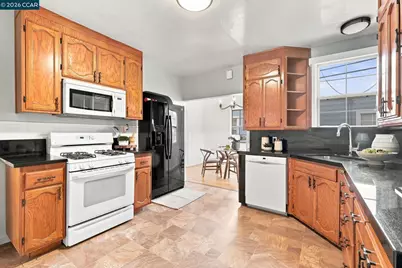 161 Viewmont Ave, Vallejo, CA 94590 - Photo 8