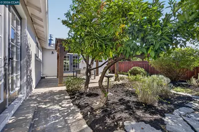 1883 Lynwood Dr, Concord, CA 94519 - Photo 44