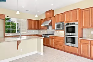 5193 Crystyl Ranch Dr, Concord, CA 94521 - Photo 12