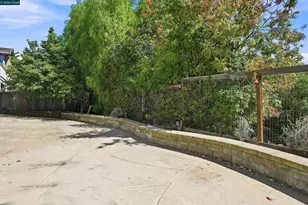 5193 Crystyl Ranch Dr, Concord, CA 94521 - Photo 36